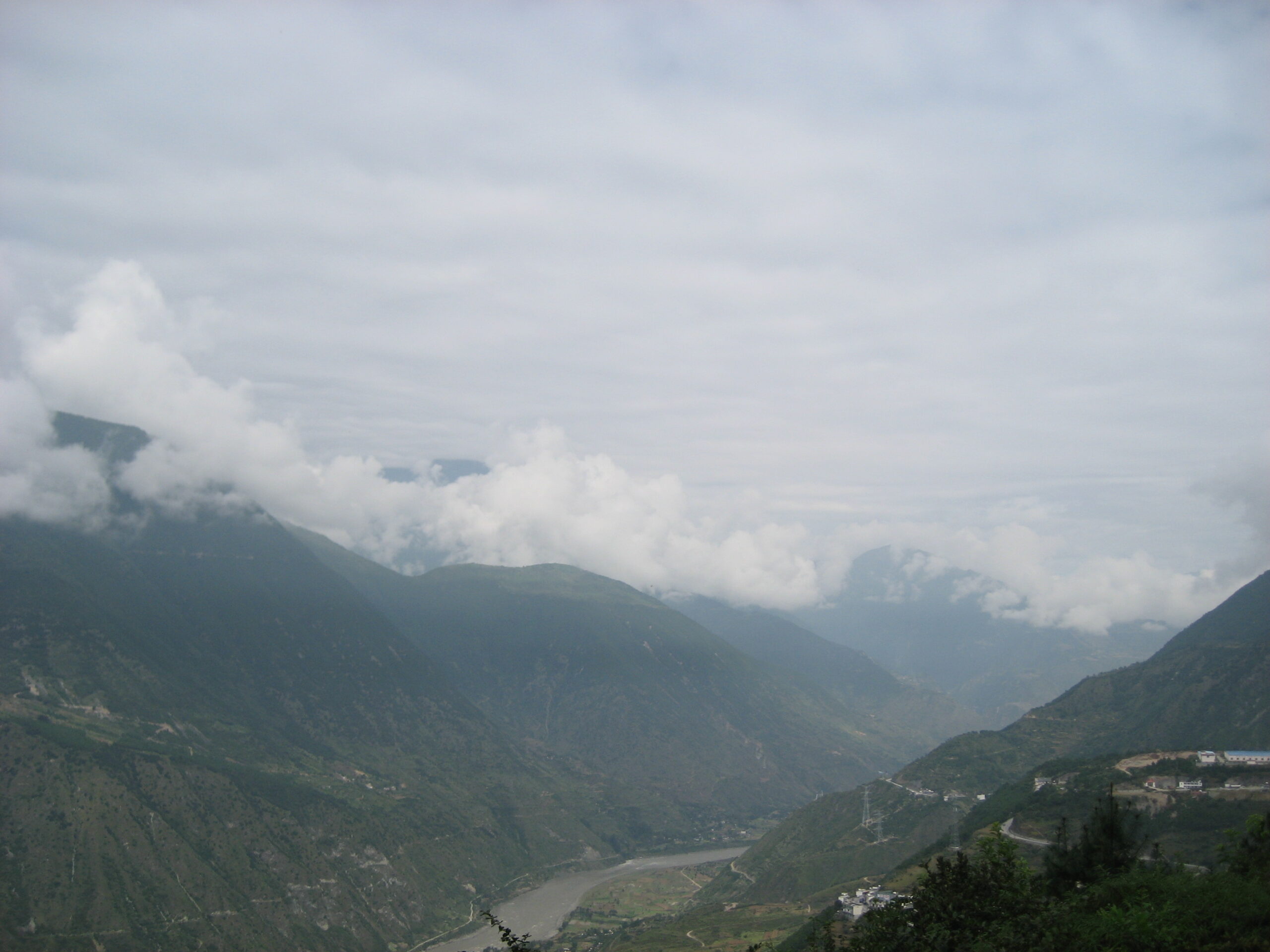 Cloud-covered valley viewed from Mount Erlang in Sichuan